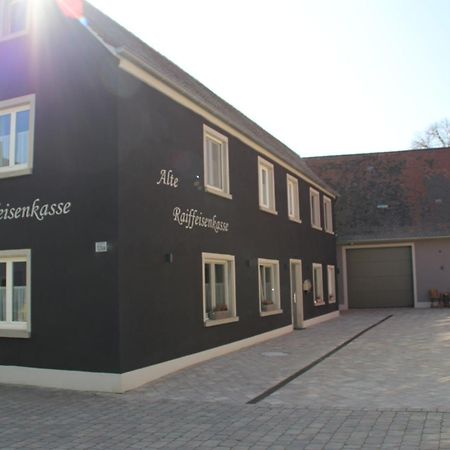 Apartment Alte Raiffeisenkasse Rothenburg Ob Der Tauber Eksteriør billede